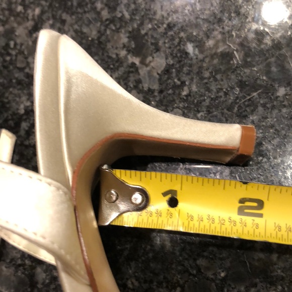 Ivory heels with sparkle - Picture 7 of 8